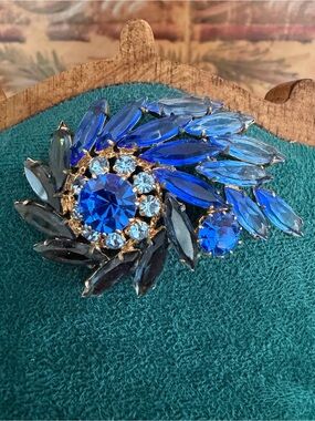 MCM Juliana D&E Sapphire Domed Brooch